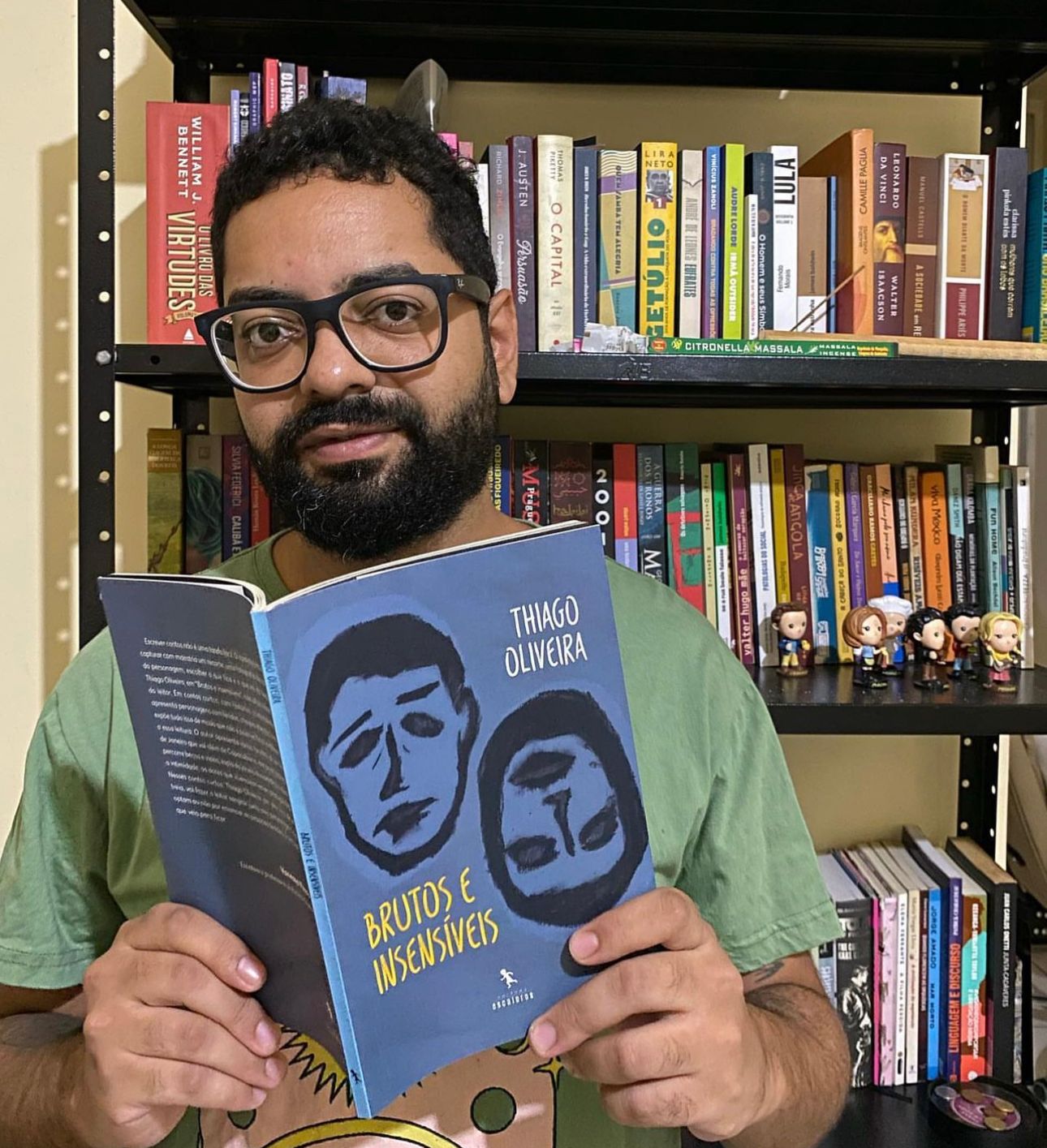 Thiago Oliveira, professor Autora do livro de contos “Brutos insensíveis”